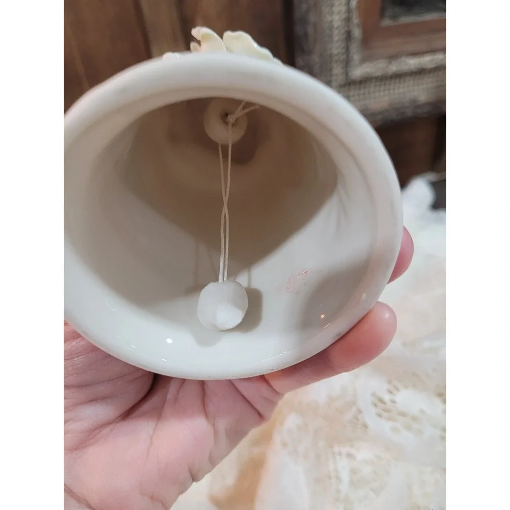 Cream Dove & Flower Glassed Ceramic/porcelain Bell  Gold Accents Open Box. G32
